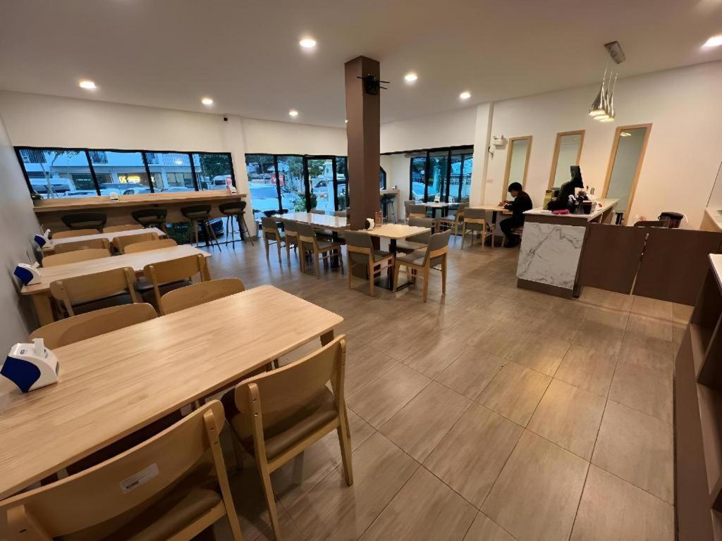 צ'יאנג ריי Meesuk Chiangrai Hotel מראה חיצוני תמונה